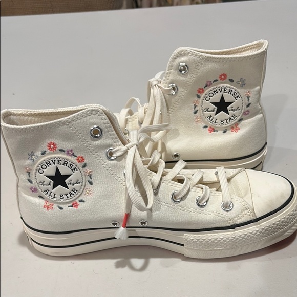 Converse Chuck Taylor All Star Lift little flowers sneakers.  Size 9.5. Egret - Picture 1 of 12